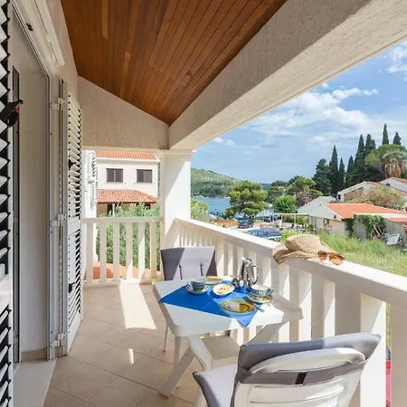 Holiday Tatil Evi *